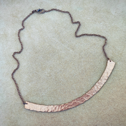 Curved Bar Hammered Copper Necklace.